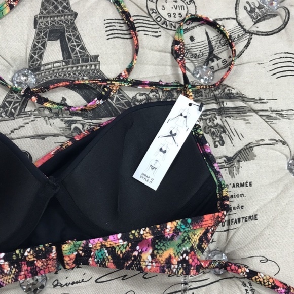 Sundazed Reptilia Print Bra Sized Halter Swim Top - Picture 6 of 7